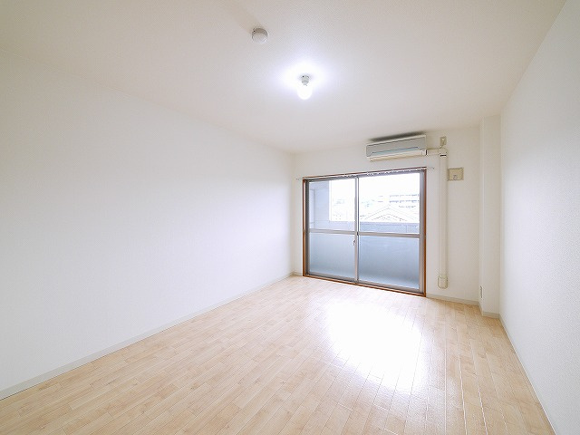 ヴァンセットモネの洋室|明るい洋室です