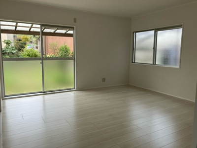 【居間・リビング】 | 鳥取市湖山町南３丁目中古戸建て