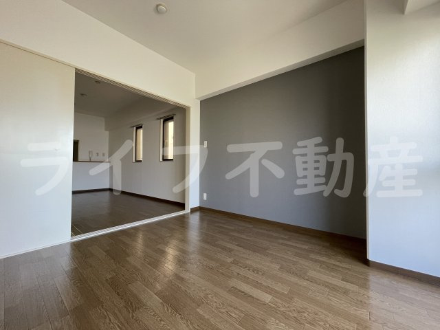 デルニエアンの内装|明るい室内です