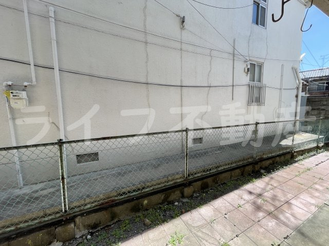 寿マンションの庭|簡単な家庭菜園も楽しめるお庭です