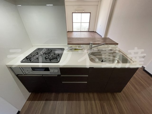 寿マンションのキッチン|コンパクトなキッチンで掃除もラクラク