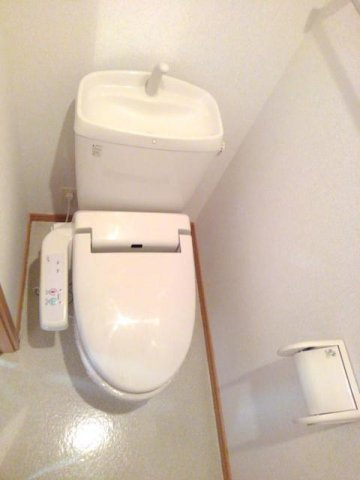 ヴィラ　スクエアＥのトイレ|コンパクトで使いやすいトイレです