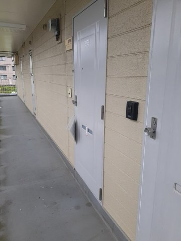 杉本ハイツのエントランス|建物の内部です
