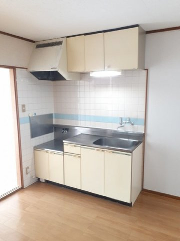 杉本ハイツのキッチン|お料理しやすいキッチンです