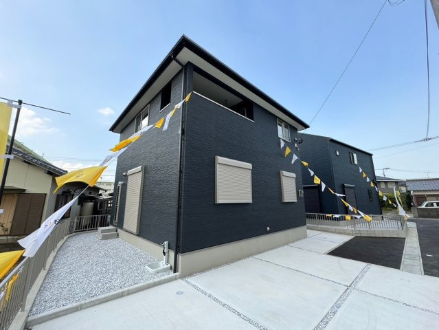 SUNCOURT－サンコート－小倉南区湯川新町1丁目　【小倉南区　新築戸建て】の外観|ネイビーの落ち着いた色合いの外観です♪　【小倉南区　新築戸建て】