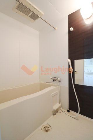 カーサ・レイデンの浴室|コンパクトで使いやすいお風呂です※同タイプのお部屋になります。