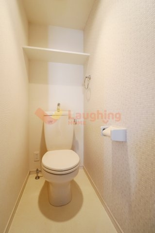 カーサ・レイデンのトイレ|ゆったりとした空間のトイレです※同タイプのお部屋になります。