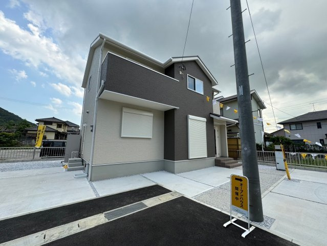 SUNCOURT－サンコート－小倉南区湯川新町1丁目　【小倉南区　新築戸建て】の駐車場|交通量も少なく駐車しやすい♪　【小倉南区　新築戸建て】