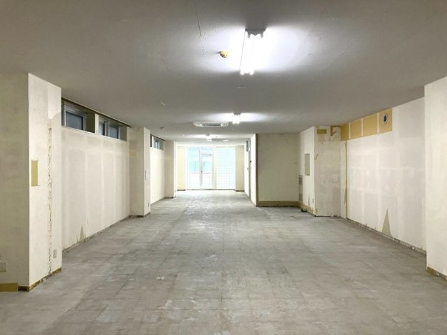 小町ビルの周辺