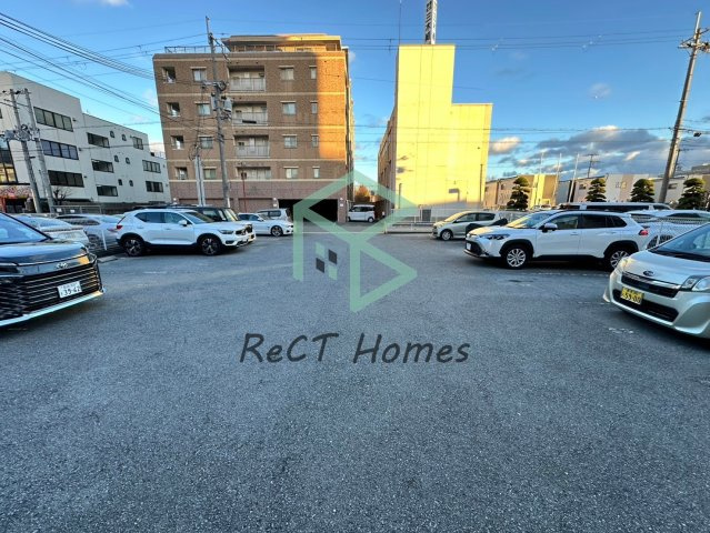 フィオーレ北条の駐車場