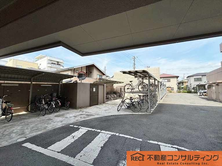 ライオンズガーデン魚崎弐番館の駐車場