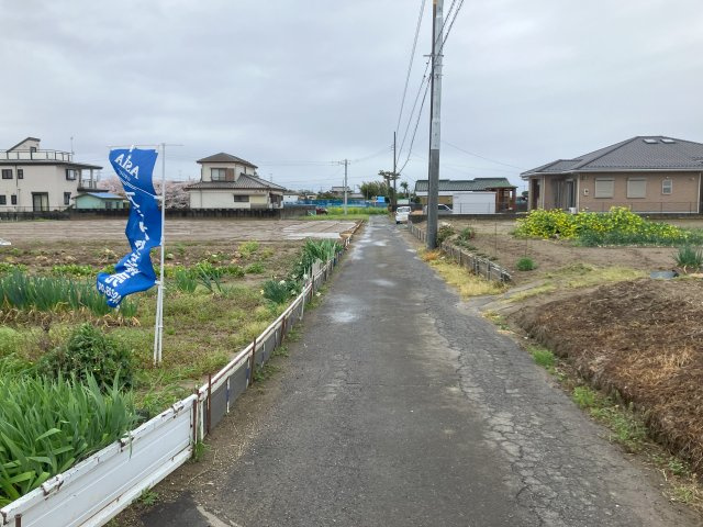 敷地面積９６坪　売地　北葛飾郡杉戸町堤根の前面道路含む現地写真|北西側 約3.0ｍ公道