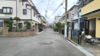 【前面道路含む現地写真】