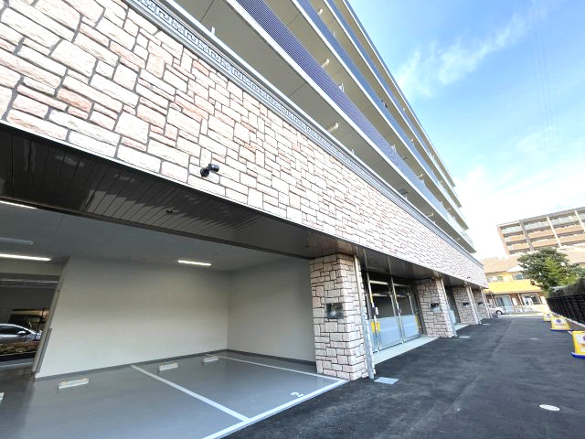 プレジオ八戸ノ里の駐車場