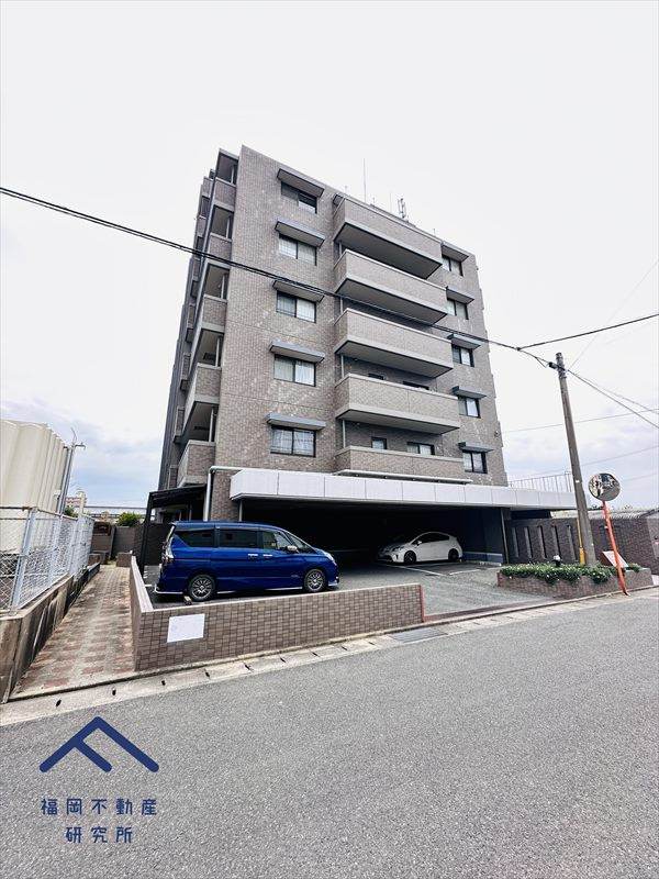 コスモ前原の外観