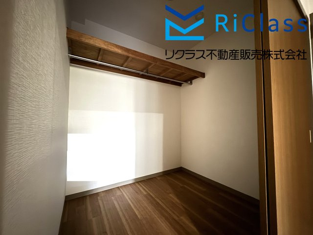 ライオンズマンション須磨妙法寺の収納|寝室には2帖のウォークインクローゼットがございます