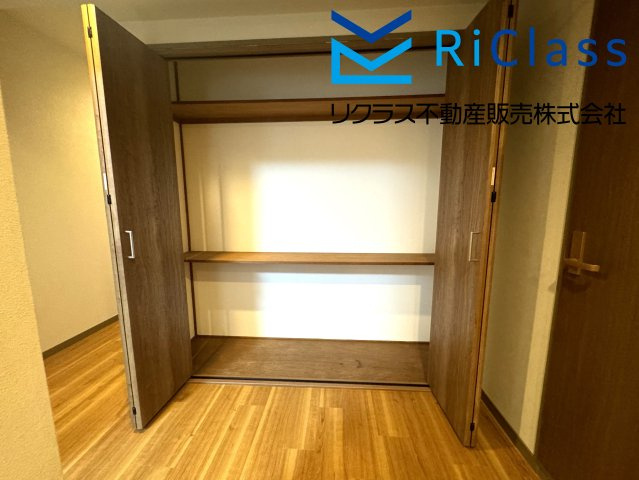 ライオンズマンション須磨妙法寺の収納|廊下のクローゼットです