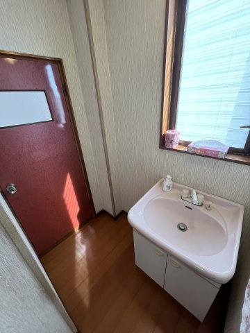 中古住宅　日の出町2丁目の洗面所
