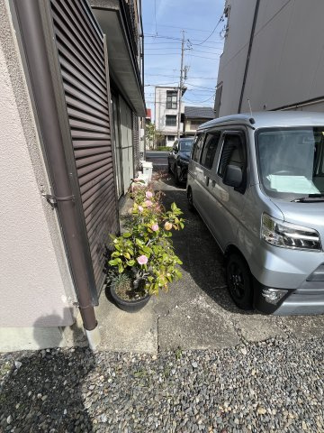 中古住宅　日の出町2丁目の駐車場
