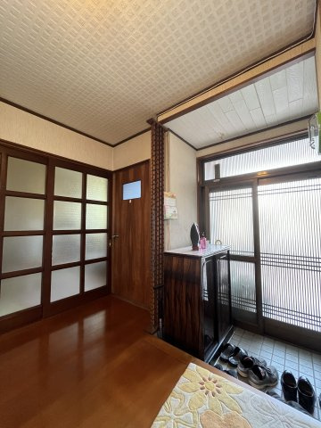 中古住宅　日の出町2丁目の玄関