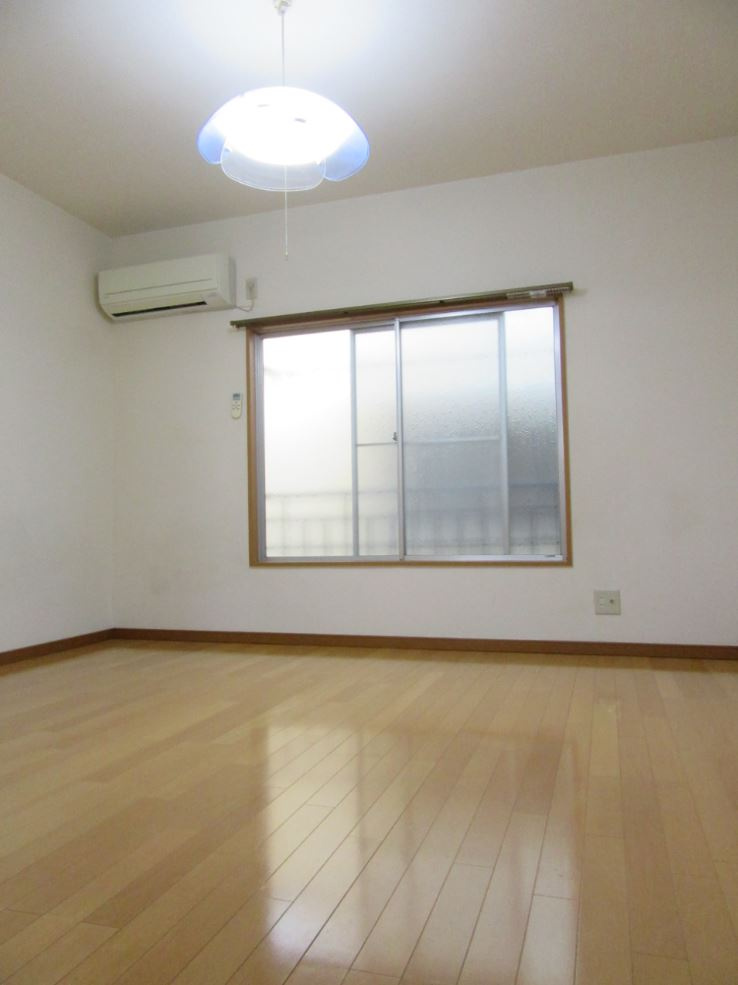 コイデハイツの洋室