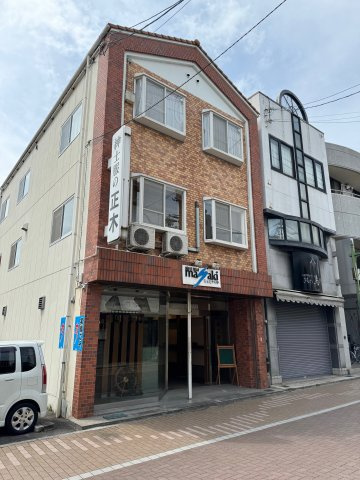 正木ビル　１階店舗の外観