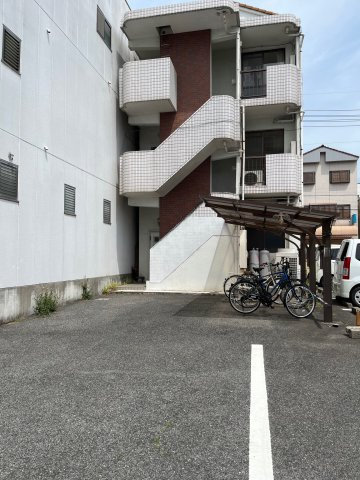正木ビル　１階店舗の駐車場