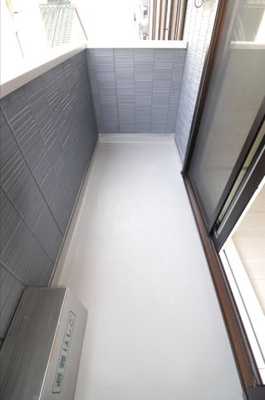 【バルコニー】 | Ｄ－ＲＯＯＭ清水新居Ⅱ | 反転イメージ