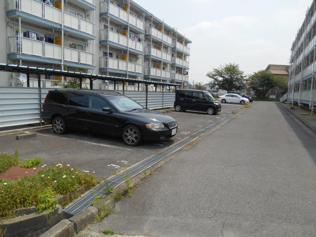 ビレッジハウス南野田の駐車場