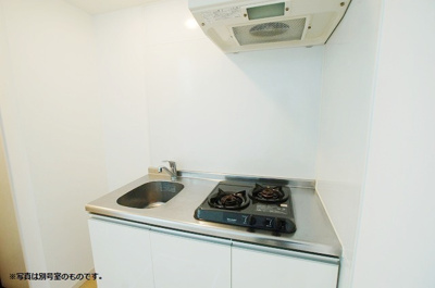 【キッチン】 | あーばんらいふ箱崎 | 別号室の写真になります。現況優先。