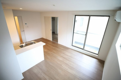 【居間・リビング】 | メゾンドティアラ美野島Ⅰ | 別号室の写真になります。現況優先。