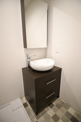 【洗面所】 | メゾンドティアラ美野島Ⅰ | 別号室の写真になります。現況優先。