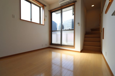 【居間・リビング】 | POLARIS Crane JIGYO | 別号室の写真になります。現況優先。