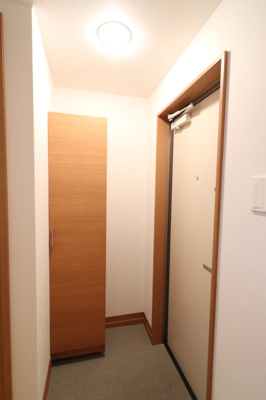 【玄関】 | POLARIS Crane JIGYO | 別号室の写真になります。現況優先。