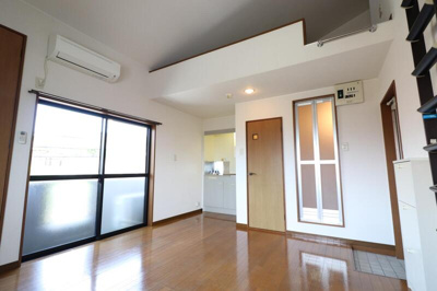 【居間・リビング】 | 樫尾コーポ | 別号室の写真になります。現況優先。