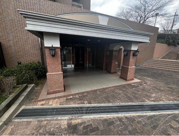 メロディーハイム香里ヶ丘ツインビューアルテアタワーのエントランス|エントランス■物件内覧・資金計画相談・住宅ローン相談、リフォーム相談、お問合せ受付中■
※当日・翌日のご内覧、ご相談はお電話でのお問合せがスムーズです！