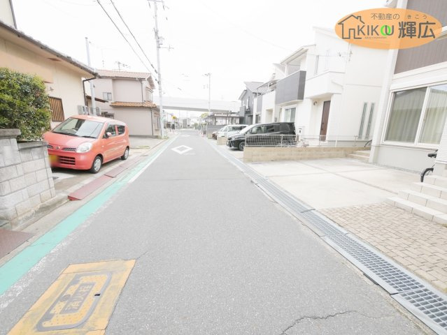 【前面道路含む現地写真】 | 加古川市加古川町中津　中古戸建