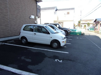 【駐車場】