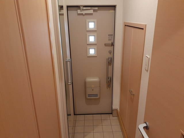 サンヴェール茂原Cの玄関