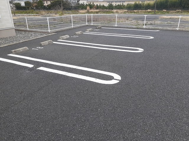 サンヴェール茂原Cの駐車場