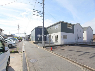 【前面道路含む現地写真】