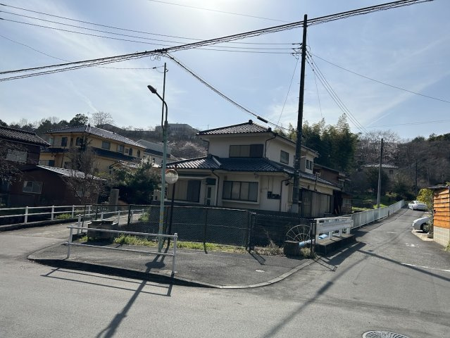 日の出町平井　売地の前面道路含む現地写真
