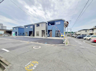 【前面道路含む現地写真】