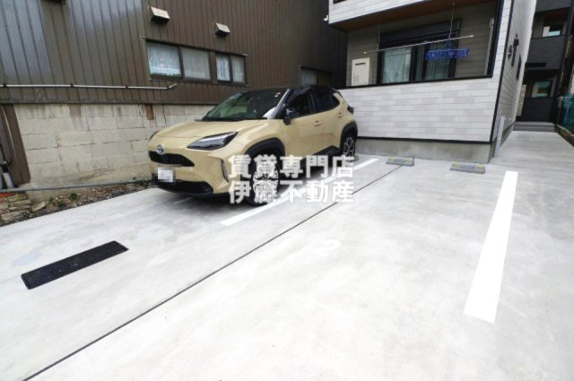エルム庄内の駐車場