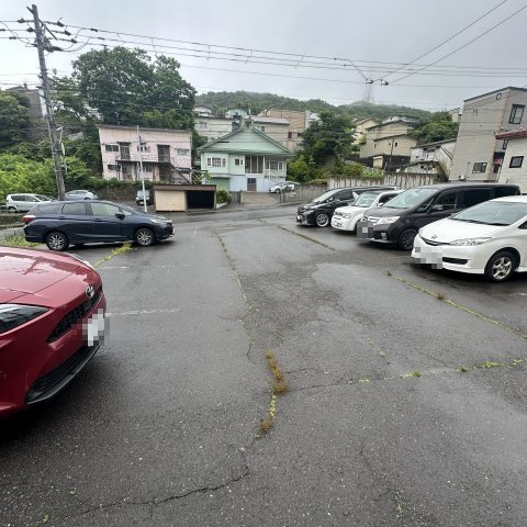 ペアフォレストの駐車場