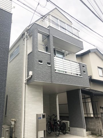 築浅コンパクト住宅　車庫付（小型車）西新小岩３丁目中古戸建　100％ローンOK　の外観|スタイリッシュ住宅