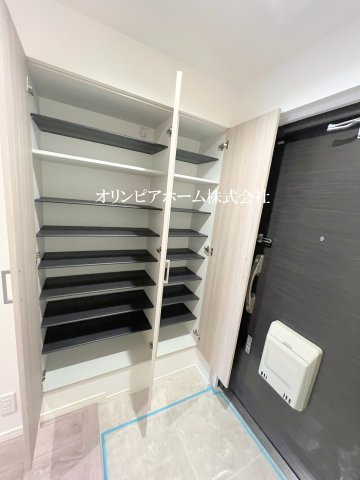 東大島ファミールハイツ1号館　13階　リ　ノベーション済の玄関