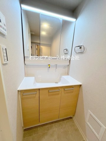 東大島ファミールハイツ1号館　13階　リ　ノベーション済の独立洗面台