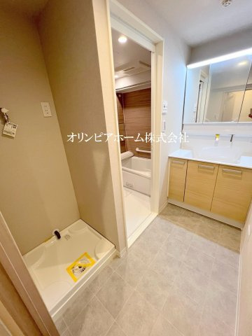 東大島ファミールハイツ1号館　13階　リ　ノベーション済の独立洗面台