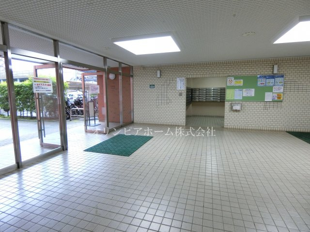東大島ファミールハイツ1号館　13階　リ　ノベーション済のエントランス